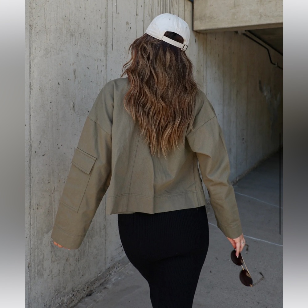 VICI Olive Utility Jacket ๐ค - Picture 4 of 9